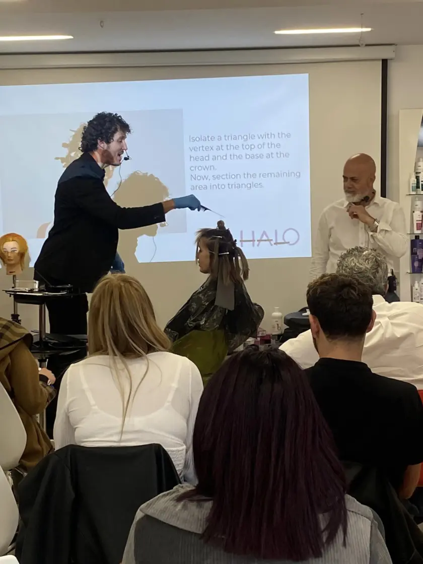 Kela med diplom och certifieringar från BES Academy.